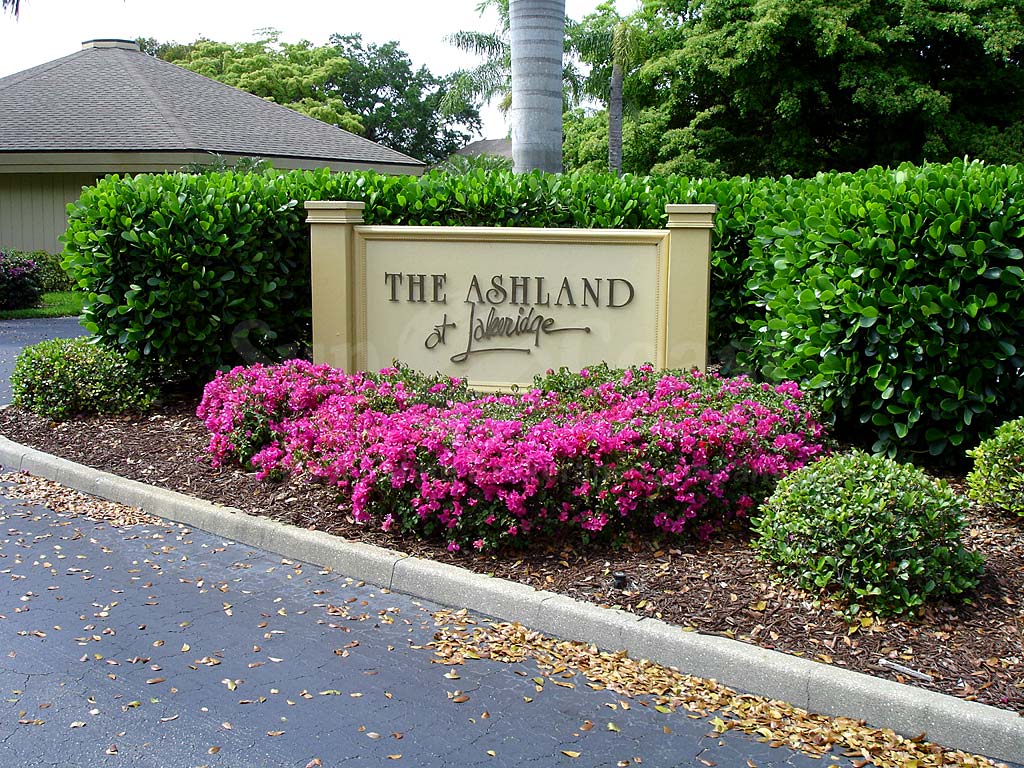 Ashland At Lakeridge Signage